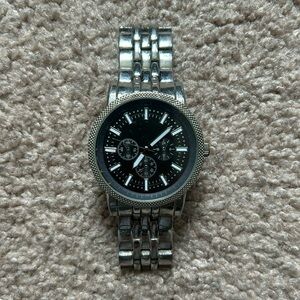 FMD men’s vintage silver/black bezel‎ wristwatch fitz a M-L sized wrist